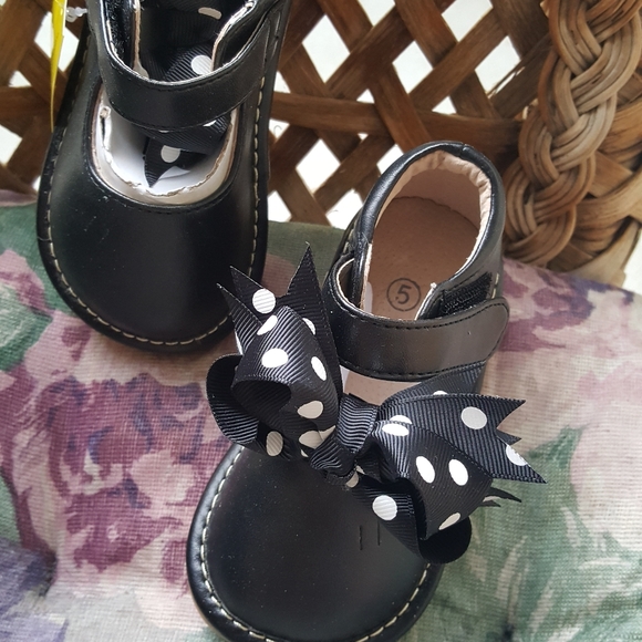 Other - Toddler Squeaker Shoes